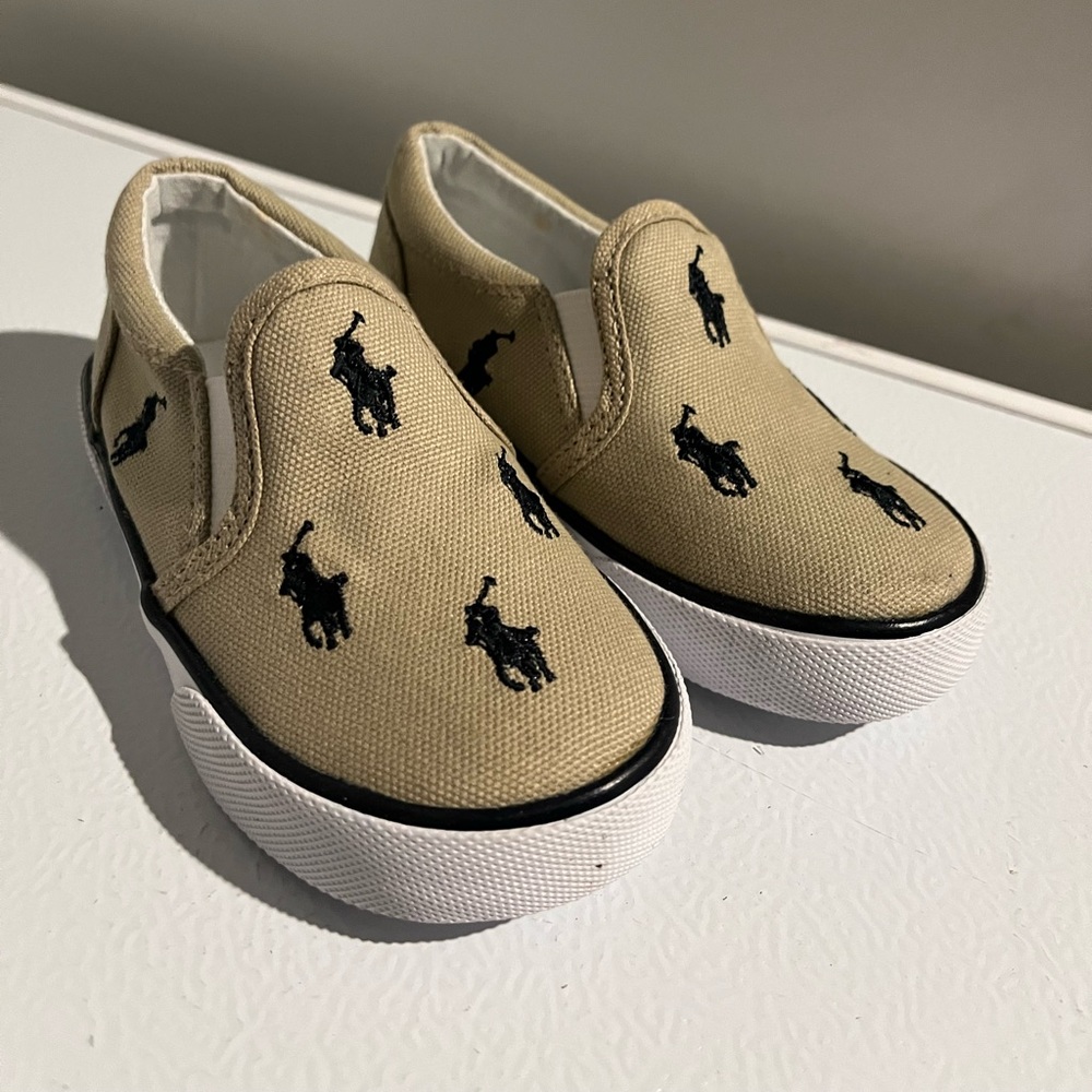 Ralph Lauren Bal Harbour Slip-On Sneaker
Toddler boy size 7